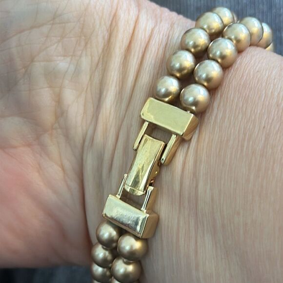 Gold faux pearl double strand bracelet with red ruby square stone - Picture 3 of 4